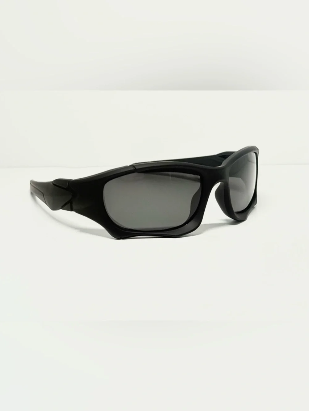 Black Sports Wraparound Sunglasses - Polarized lenses